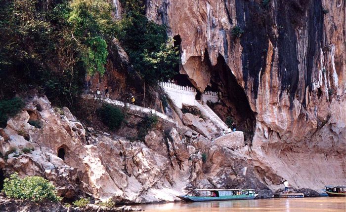 Thamthing Cave - 4000 Buddha Statues Cave - Luang Phrabang